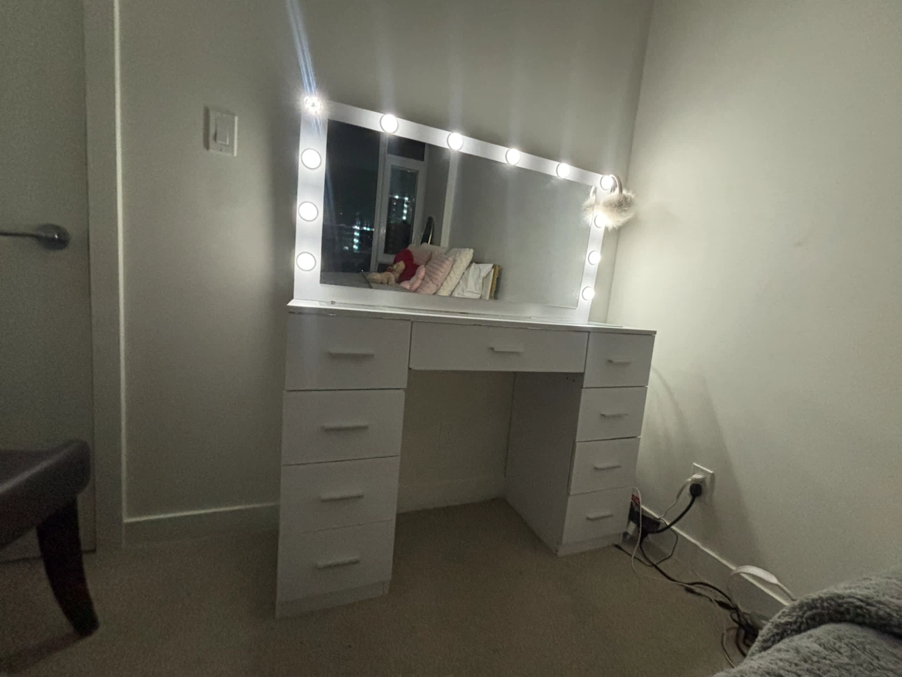 White Vanity Desk with Lighted Mirror