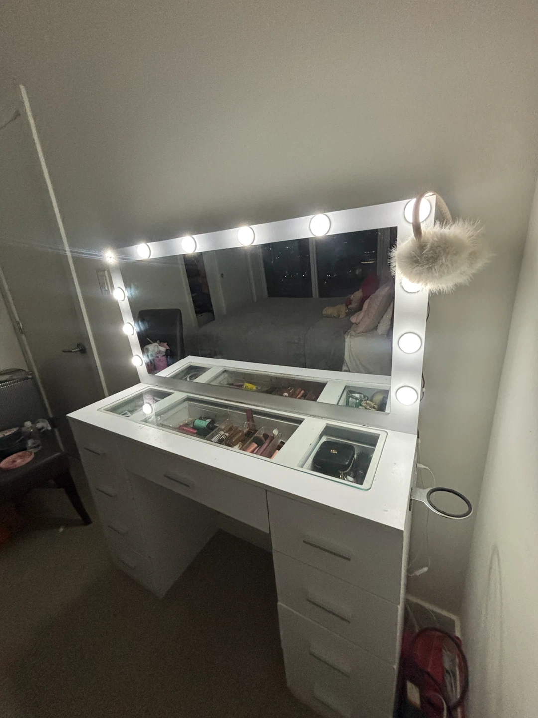 White Vanity Desk with Lighted Mirror - photo 5