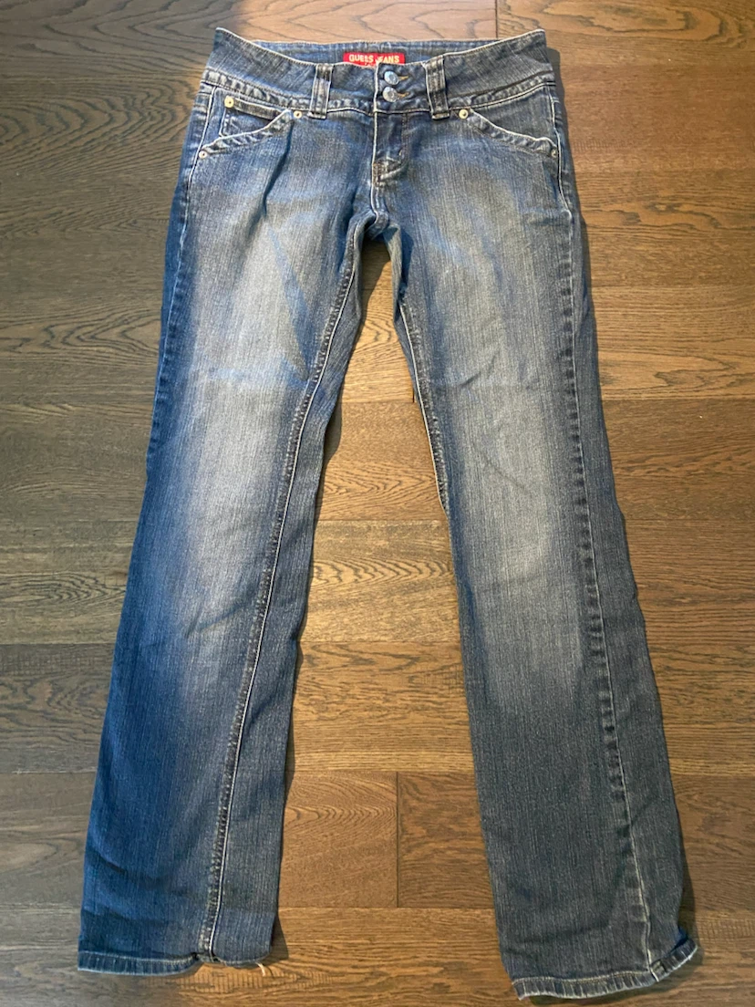 EUC: Vintage Y2K GUESS Low-Rise Denim Jeans - Size 26