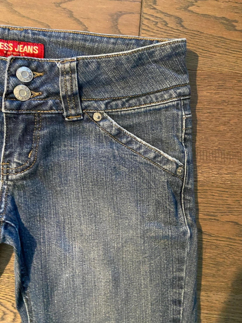 EUC: Vintage Y2K GUESS Low-Rise Denim Jeans - Size 26 - photo 2