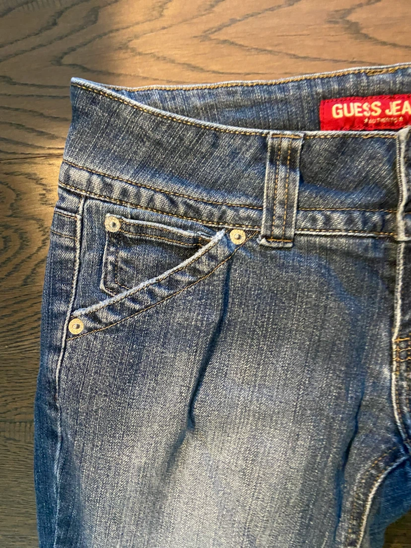 EUC: Vintage Y2K GUESS Low-Rise Denim Jeans - Size 26 - photo 3