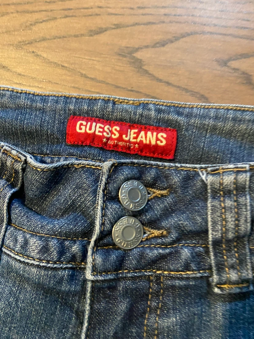 EUC: Vintage Y2K GUESS Low-Rise Denim Jeans - Size 26 - photo 4