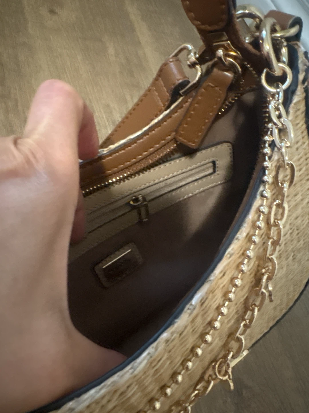 Guess Woven Straw Shoulder Bag with Gold Chain - photo 3