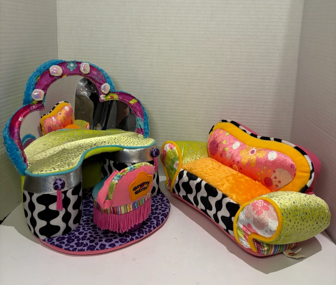 Groovy Girls Vanity and Sofa Playset