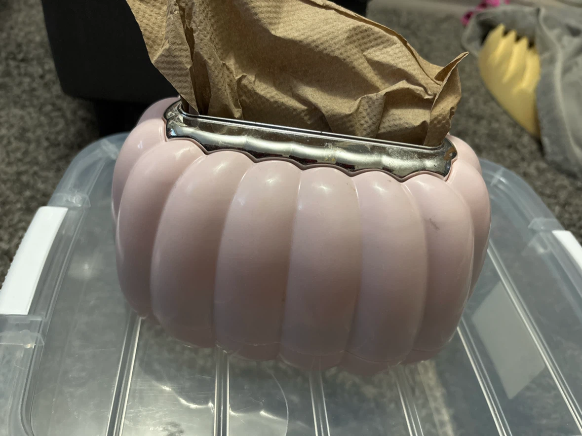 Pink Ruffled Tissue Box Cover - photo 2