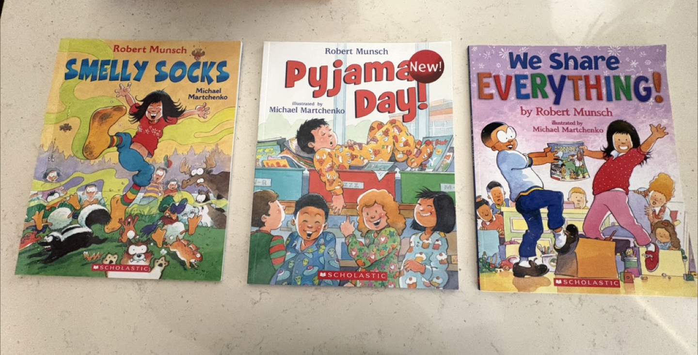Robert Munsch Scholastic children's book set of 3