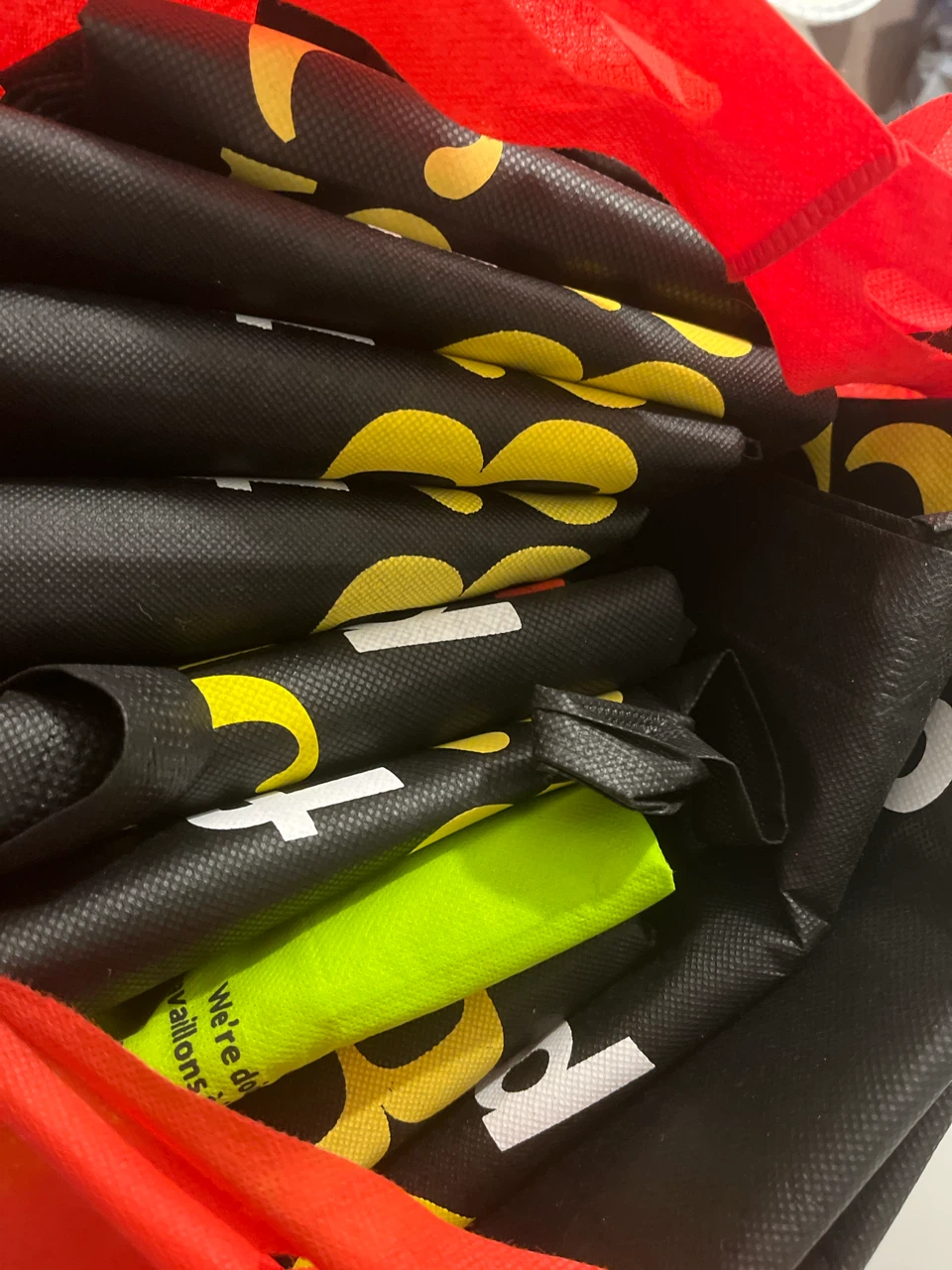Approximately 50 folded reusable bags - photo 2