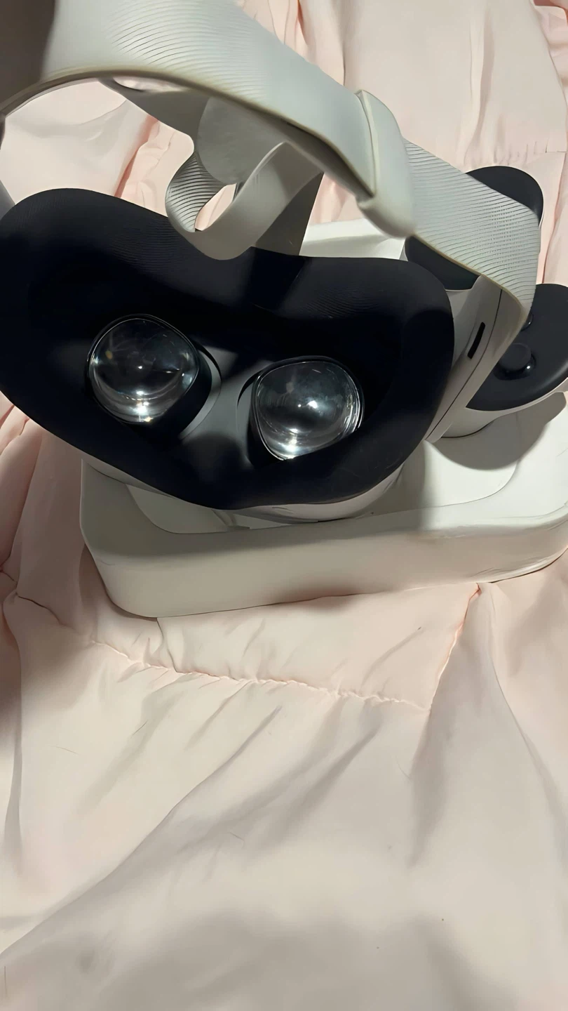 Oculus quest 3S - photo 2