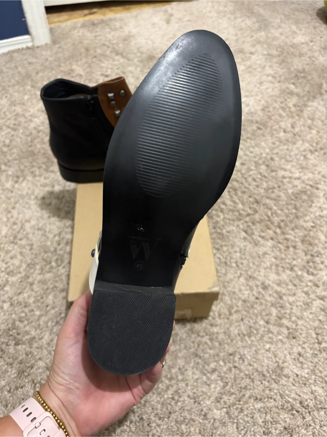 Vanessa Wu Studded Ankle Boots Size 41 - photo 3
