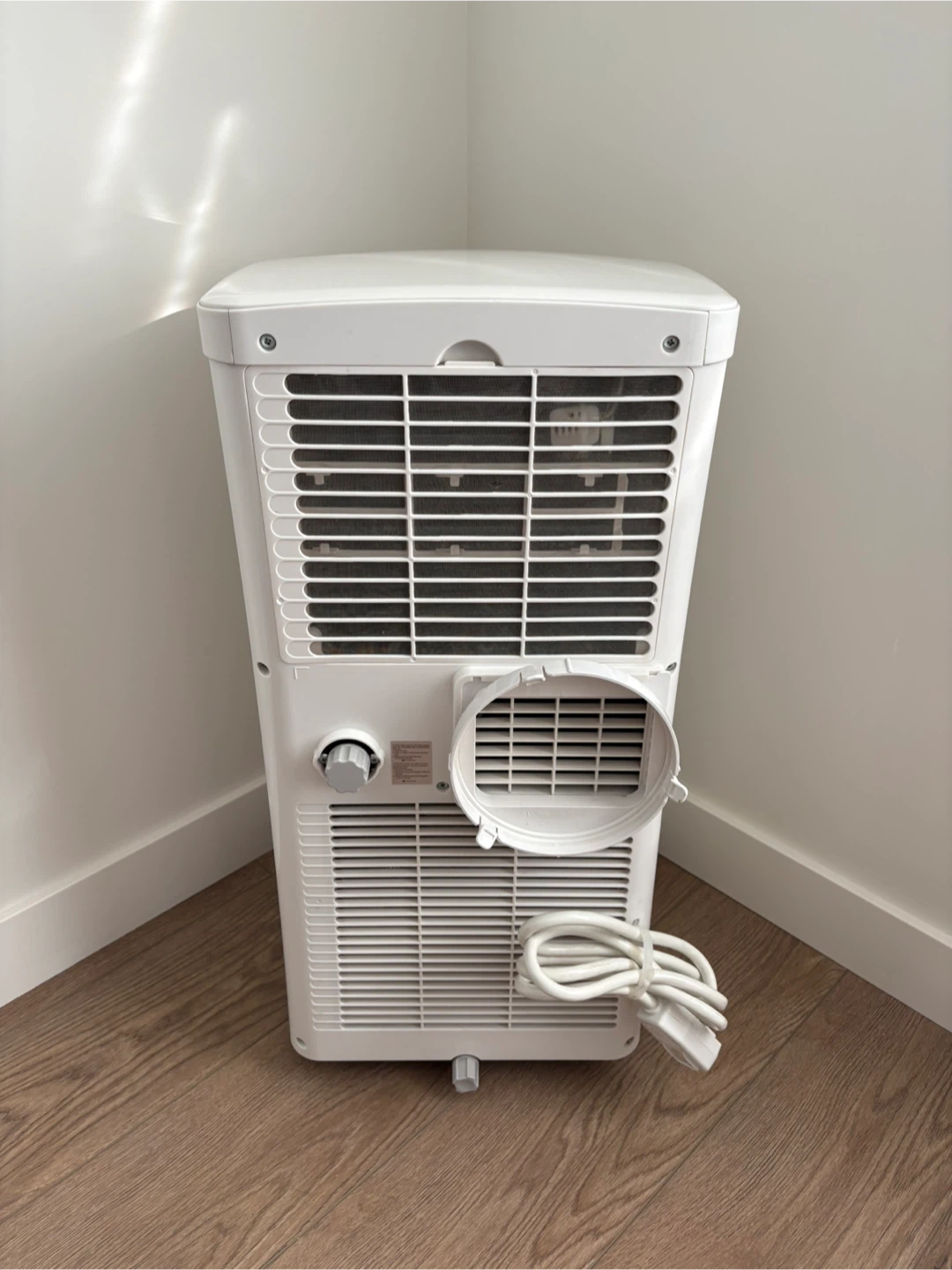 Arctic King Portable Air Conditioner (8,000 BTU/h) - photo 2