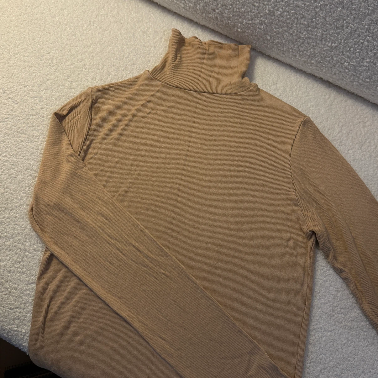 Half turtleneck beige shirt S