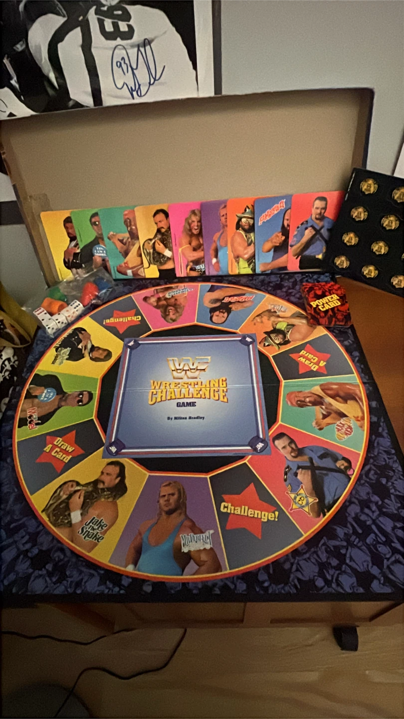 Milton Bradley WWF Wrestling Challenge Board Game - photo 2