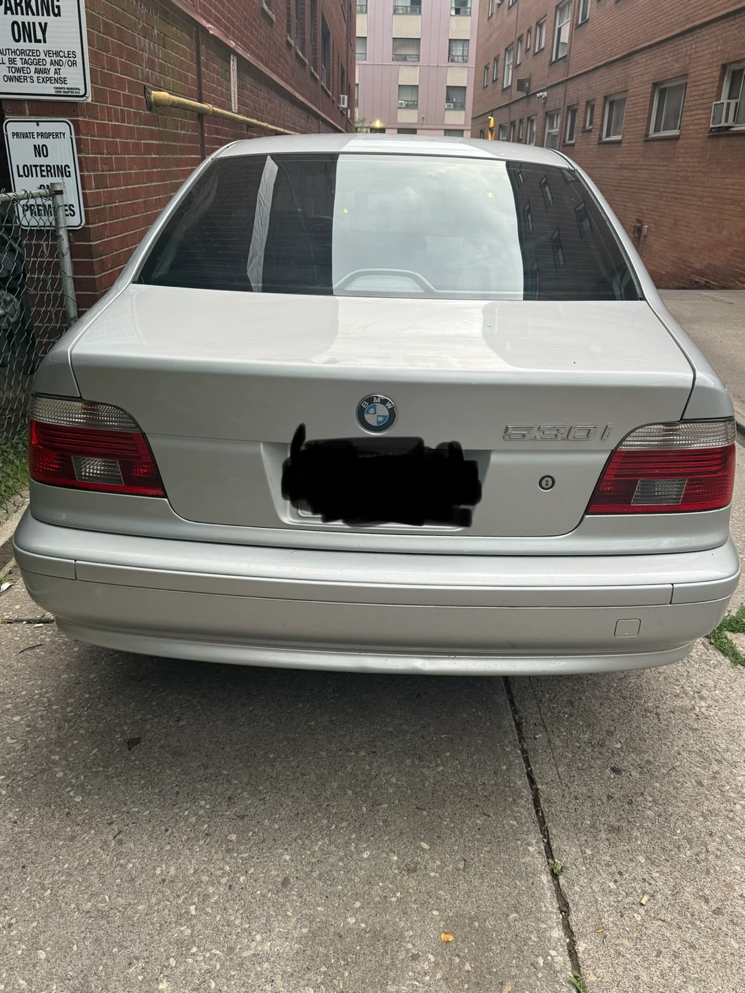 Silver BMW 530i Sedan - photo 2