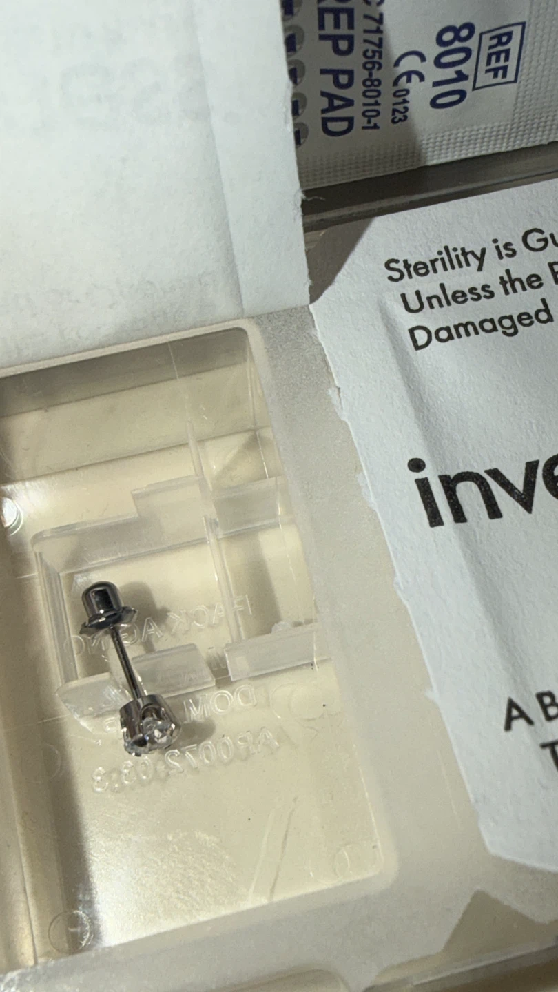 Single 14K white gold earring with a crystal stone - photo 2