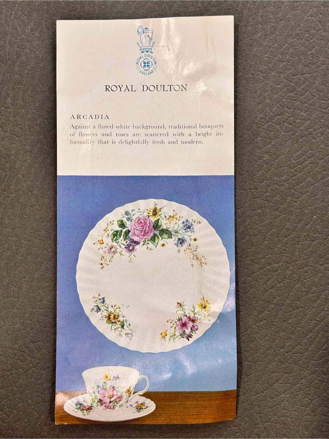 ARCADIA Royal Doulton Bone China -discontinued pattern - photo 3