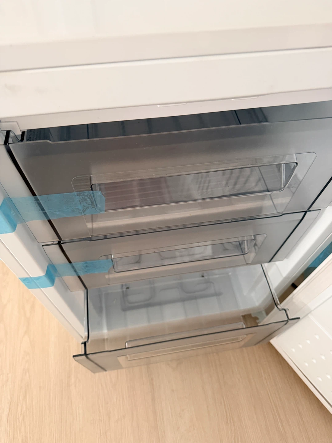 GALANZ UPRIGHT 3 DRAWER FREEZER GL31FWEE - photo 3