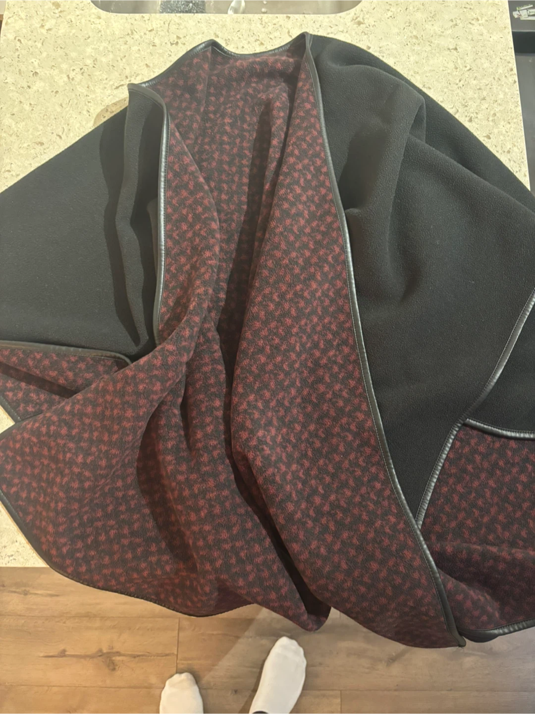 Black and Red Patterned Fleece Wrap - photo 3