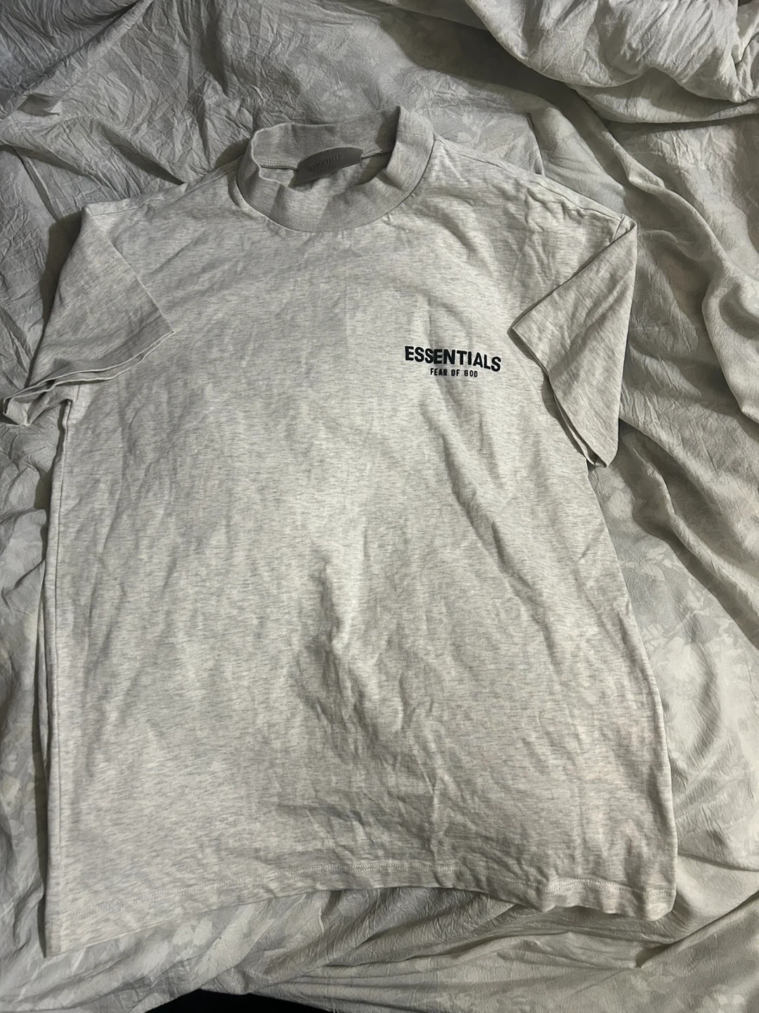 White essential shirt