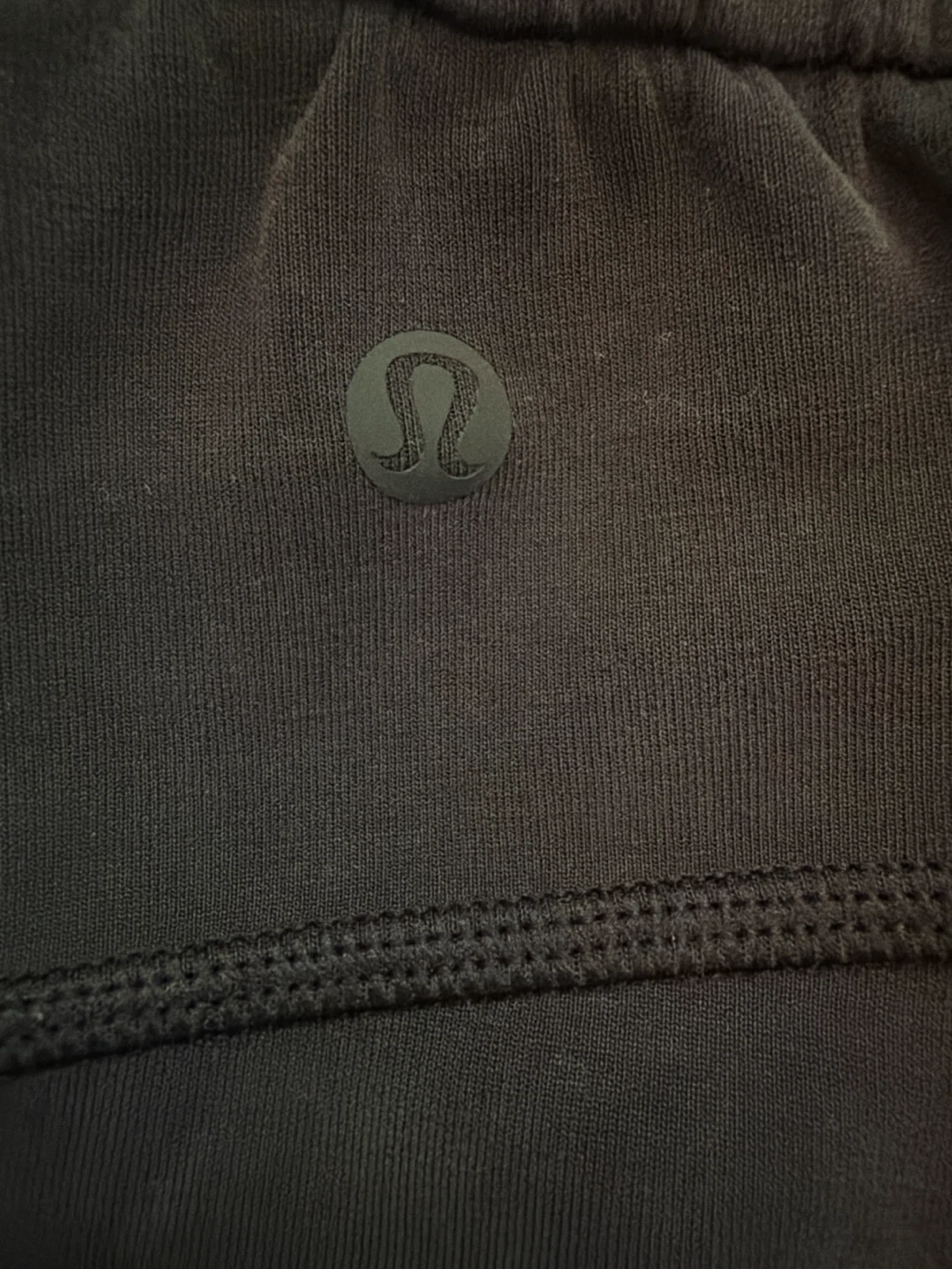 Lululemon black shorts size 12 - photo 3