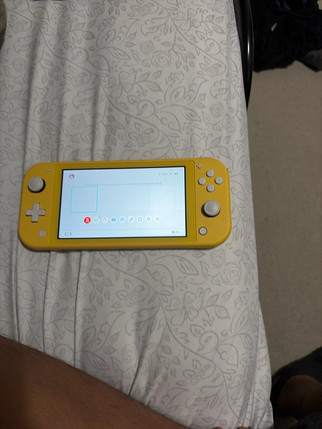 Nintendo switch light - photo 3
