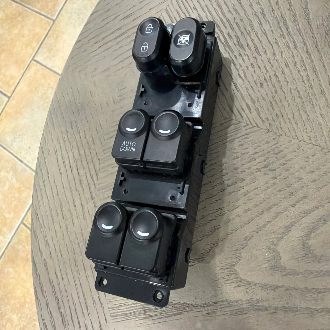 2013-17 HYUNDAI ACCENT DRIVER MASTER POWER WINDOW SWITCH - photo 2