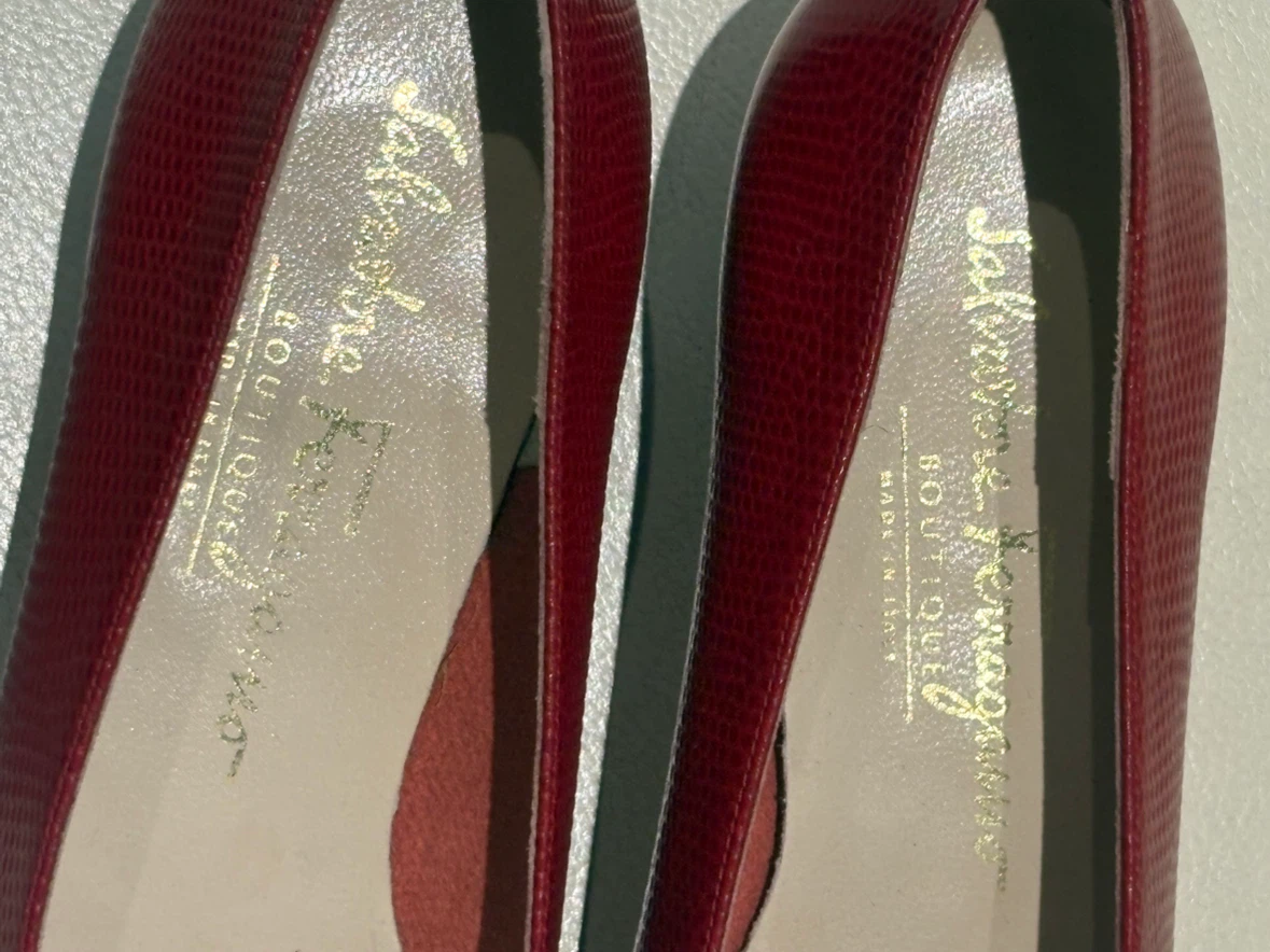 Salvatore Ferragamo Vara  Red Lizard-Embossed Leather  w Box - photo 5