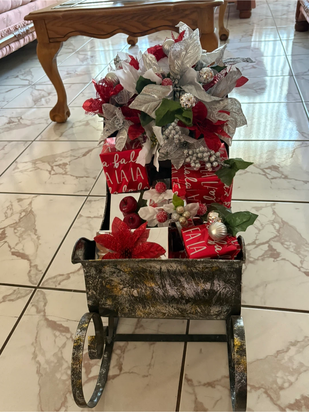 Christmas Sleigh with Decorations - photo 2