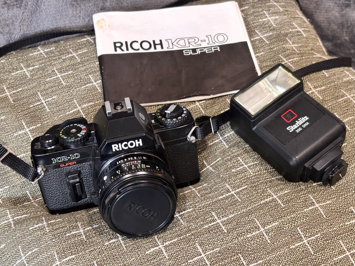 Ricoh KR-10 Super Film Camera with Starblitz Flash