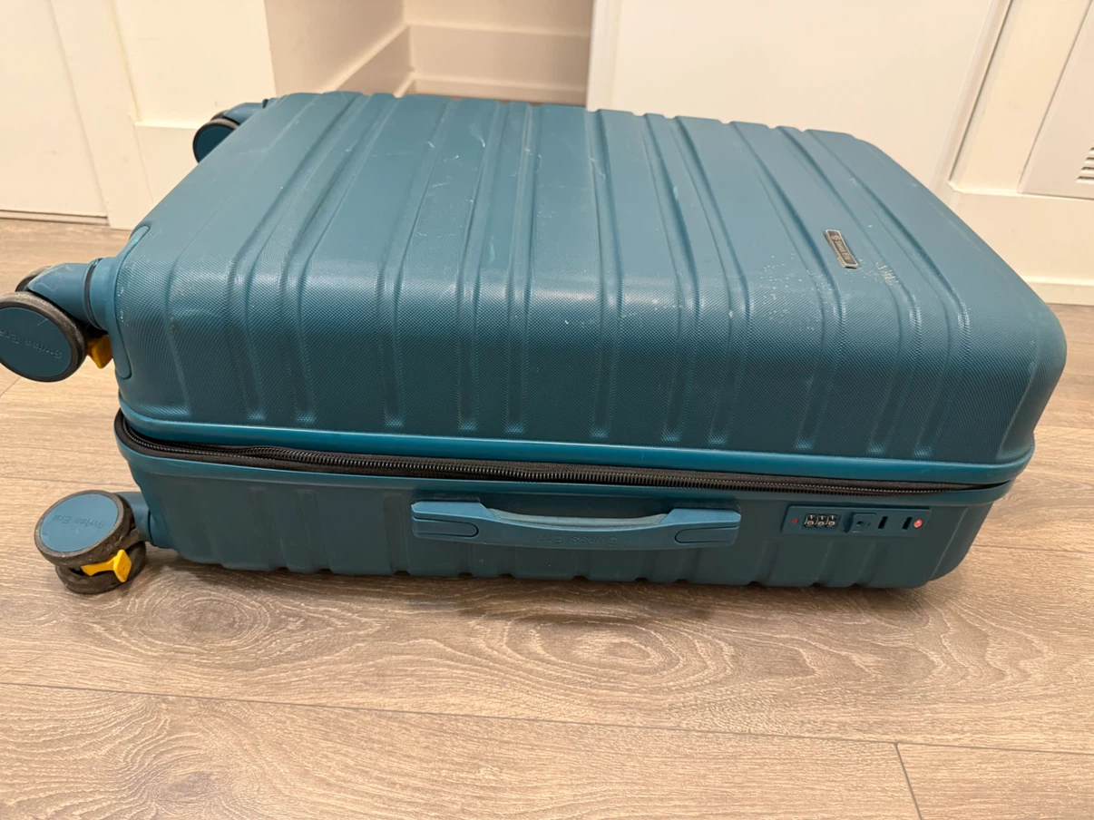 Swiss Era Hardshell Suitcase in Teal