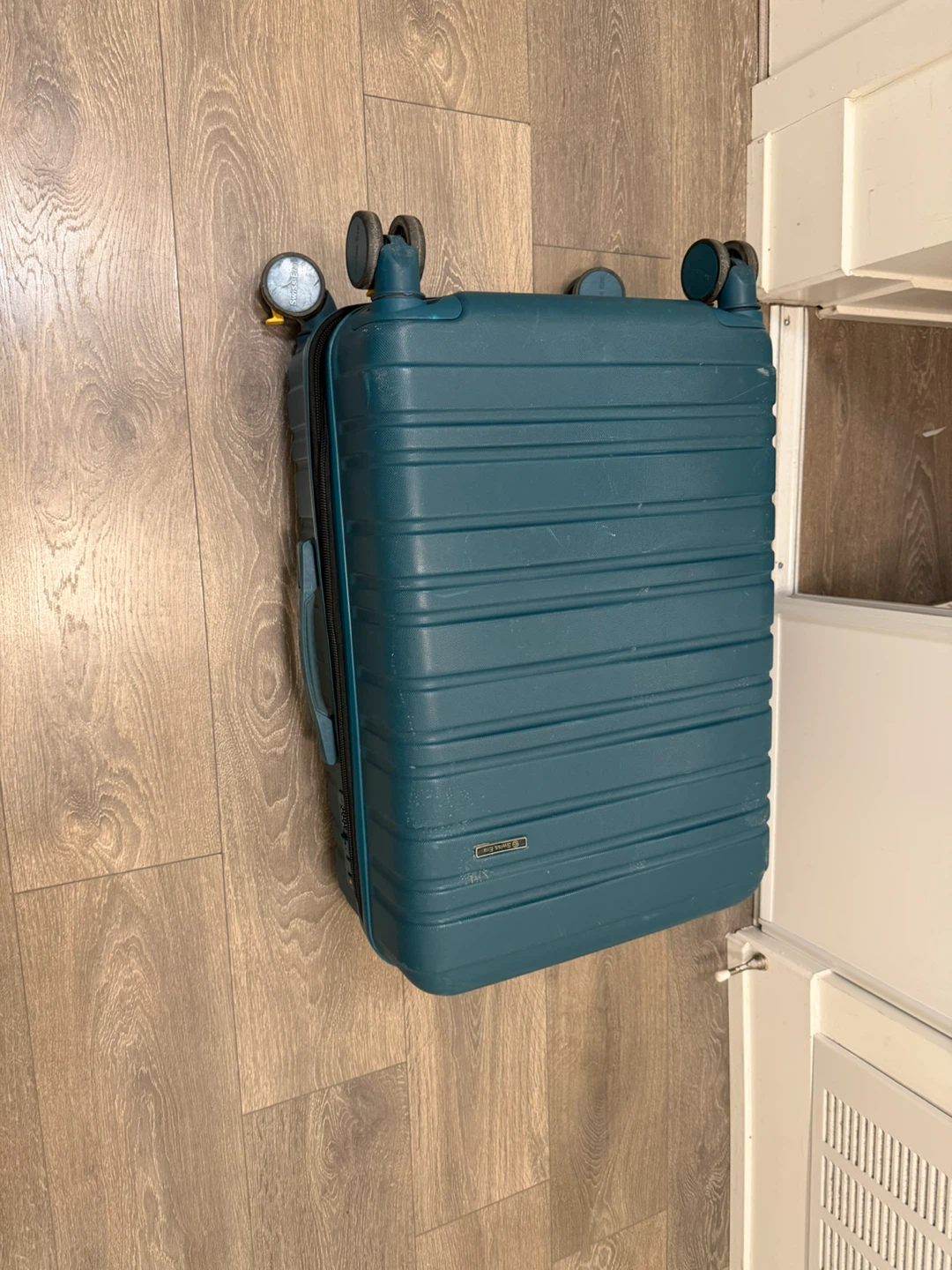 Swiss Era Hardshell Suitcase in Teal - photo 3