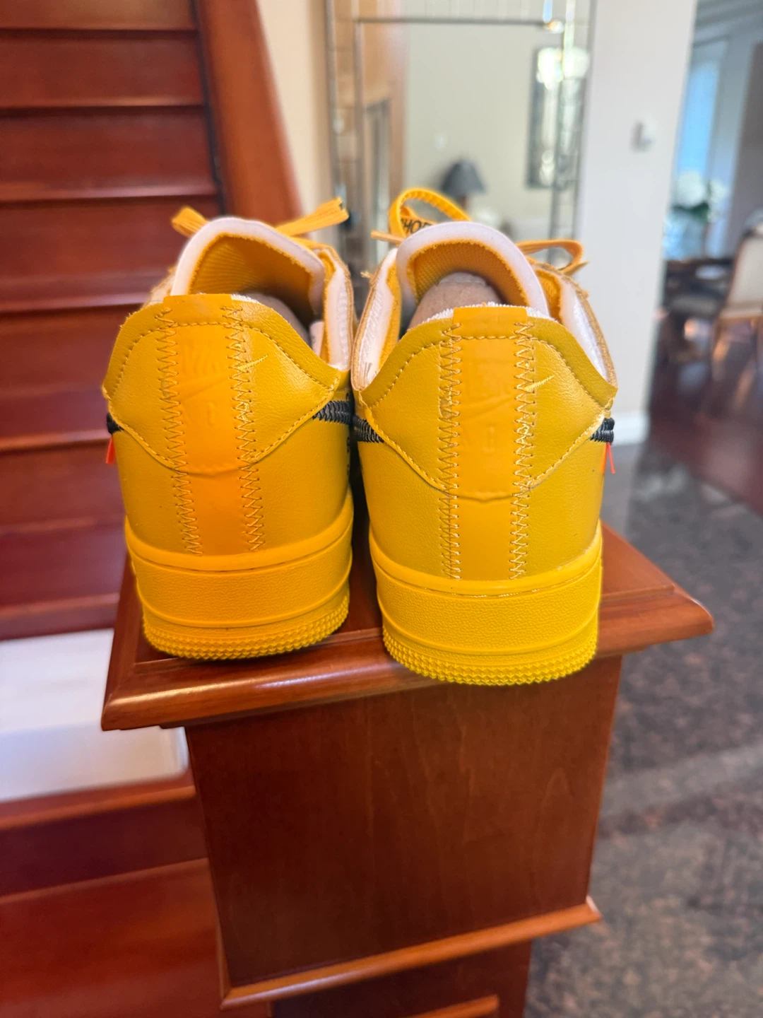 Air Force 1 Low University Gold size 9.5 - photo 2