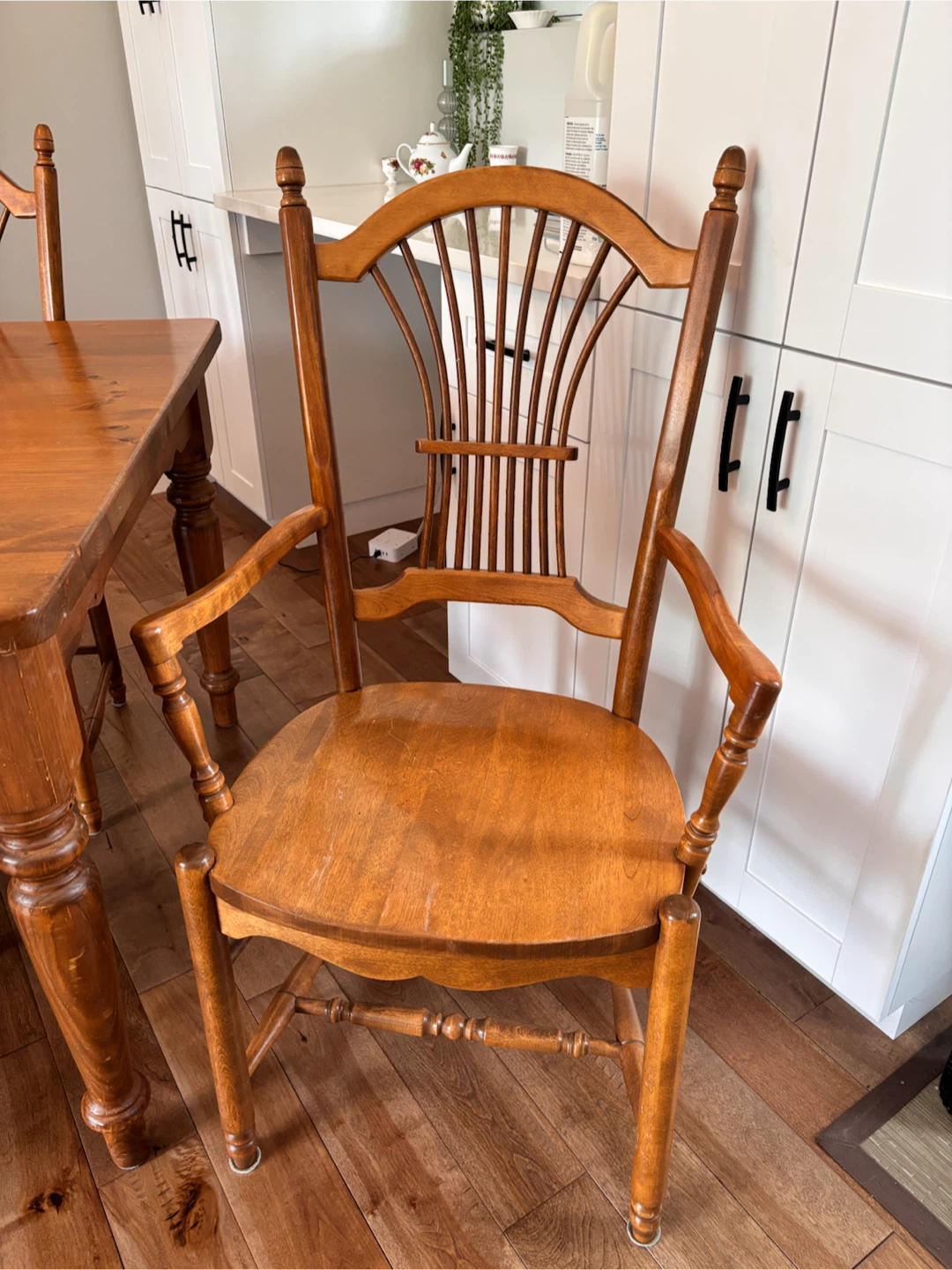 Mennonite made Solid wood dining table and 6 chairs set - photo 4