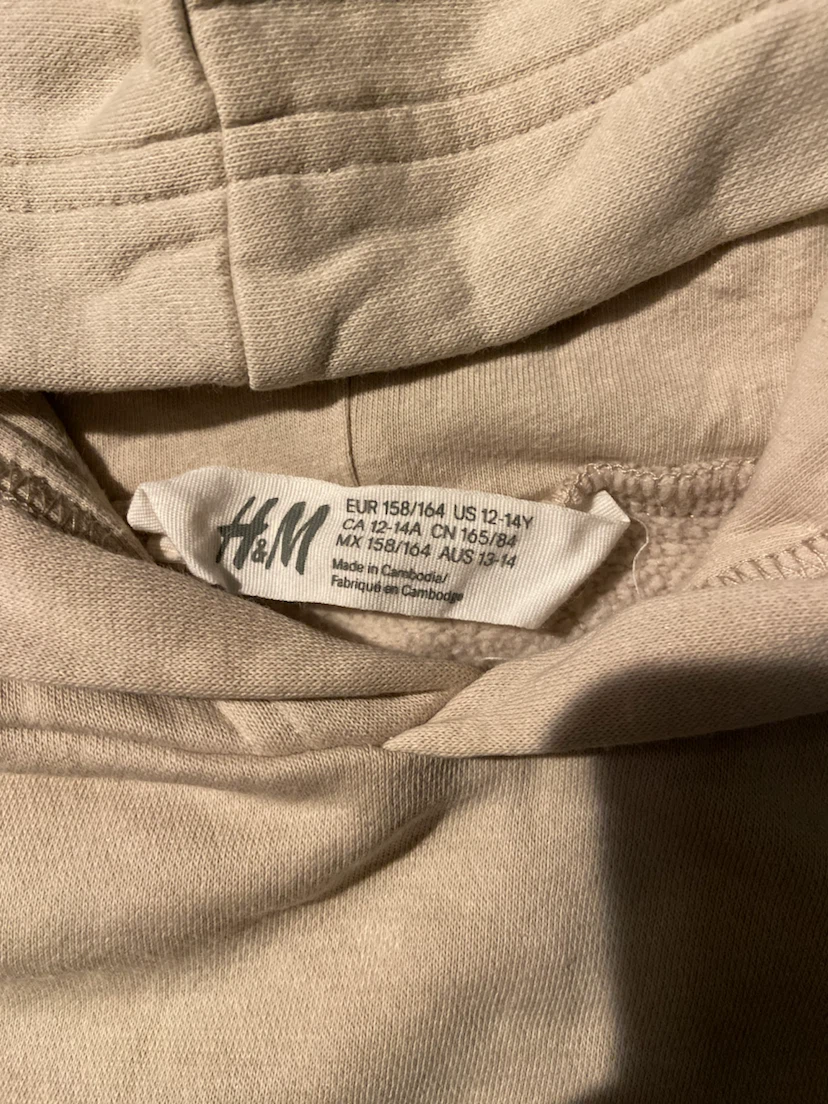 LIKE NEW: H&M Tokyo Graphic Hoodie Size 12-14 yrs - photo 4