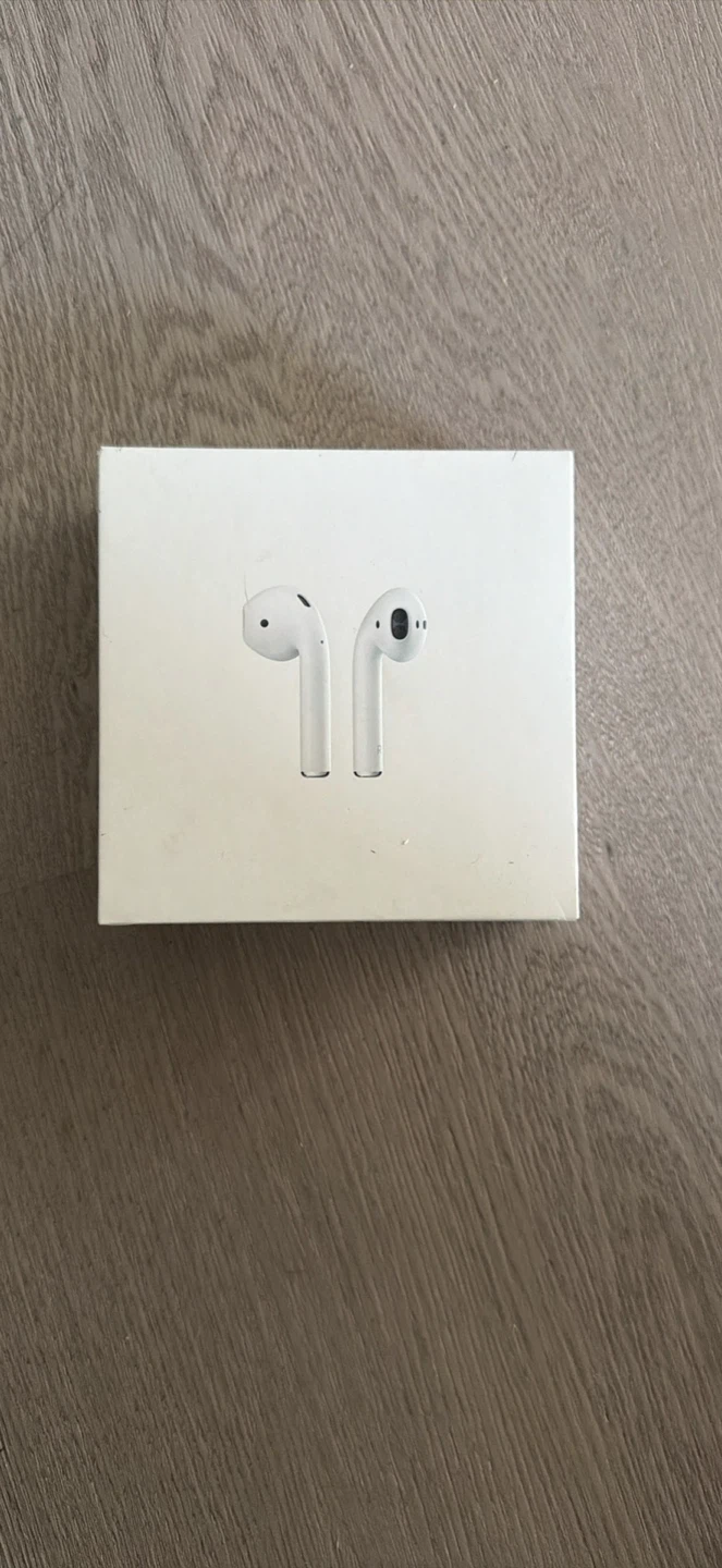 Apple AirPods with Charging Case