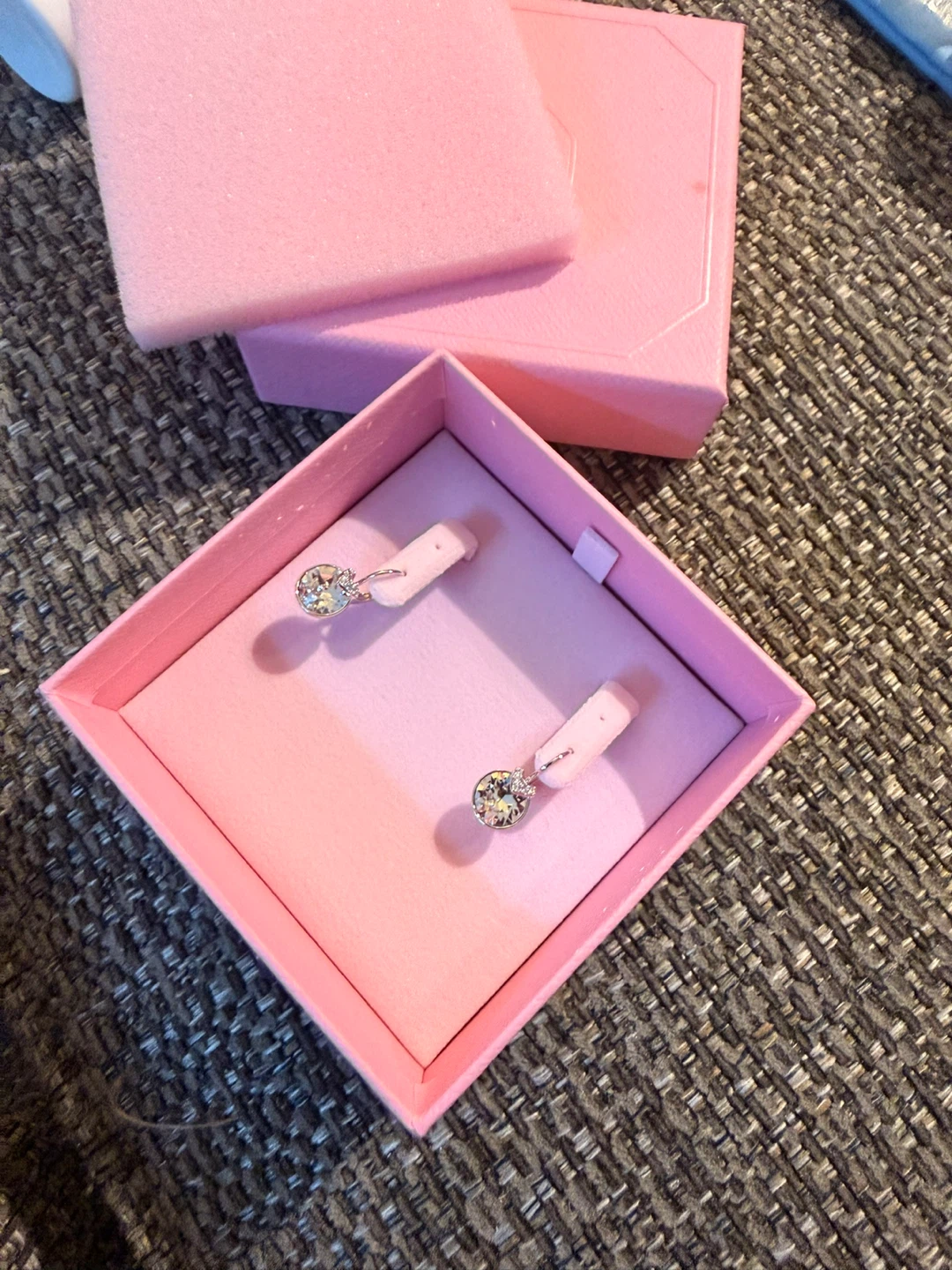 Swarvoski Drop Earrings in Pink Box - photo 2
