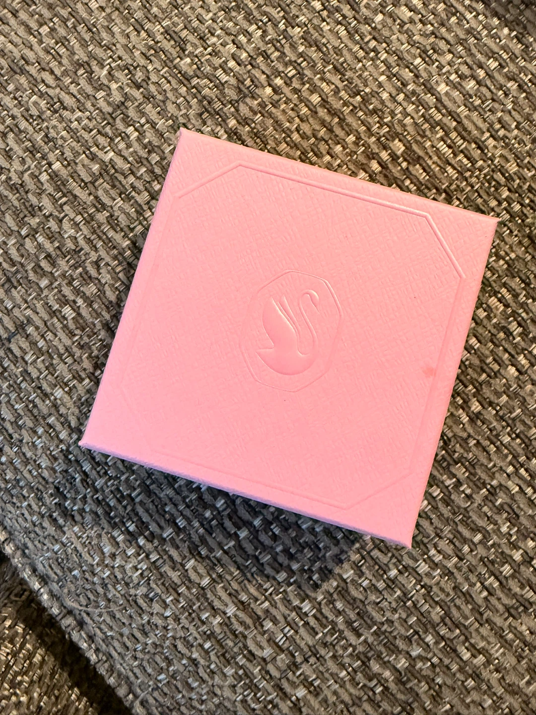 Swarvoski Drop Earrings in Pink Box - photo 3