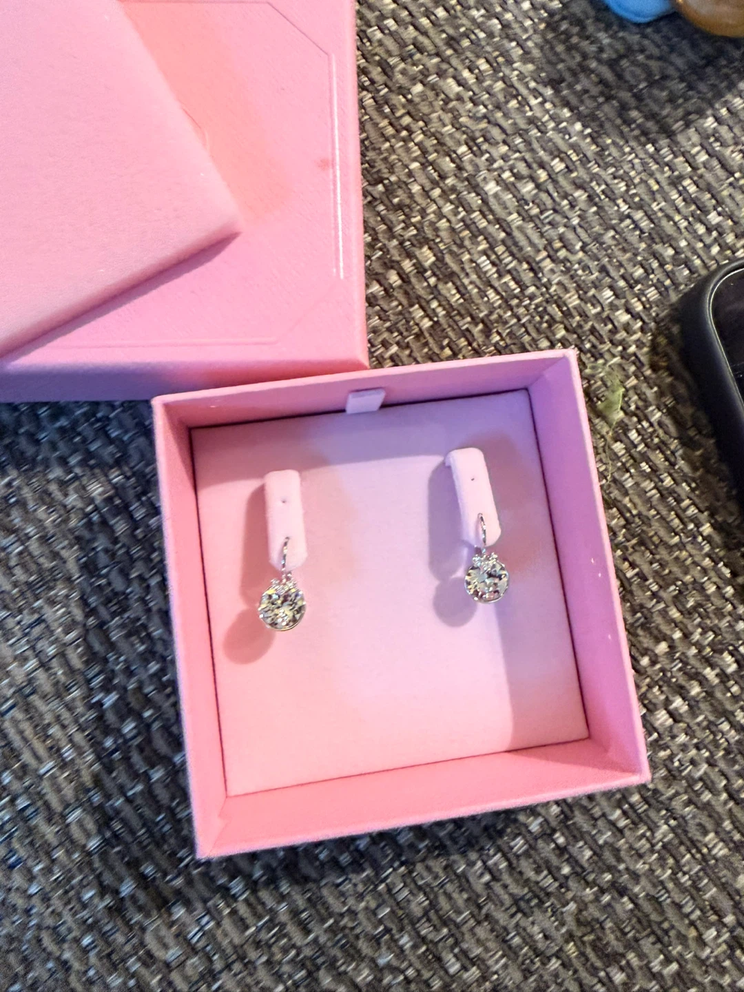 Swarvoski Drop Earrings in Pink Box - photo 4