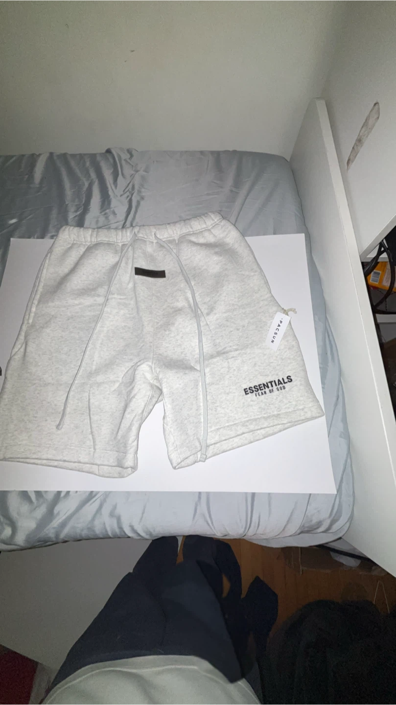 Light oatmeal essentials shorts