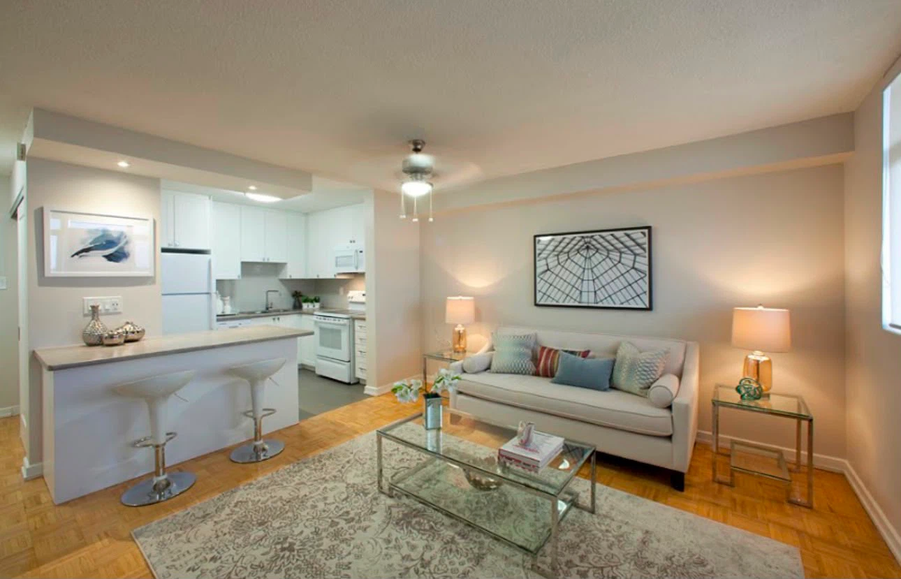 708 sqft Apartment for sub lease near Victoria Park subway - photo 5