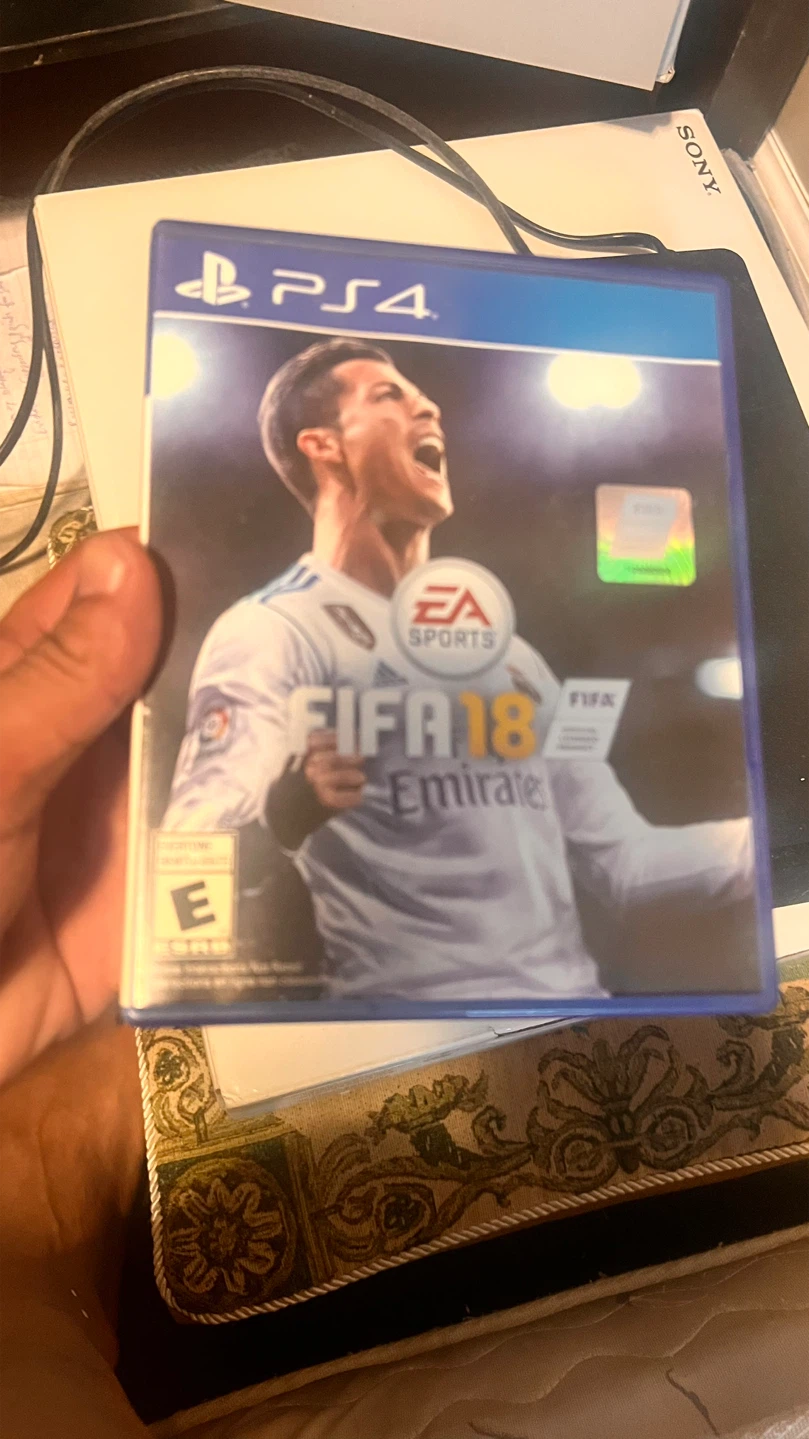 PS4 Slim with TV + 2 Controllers + FIFA 18 - Full Gaming Setup - photo 2