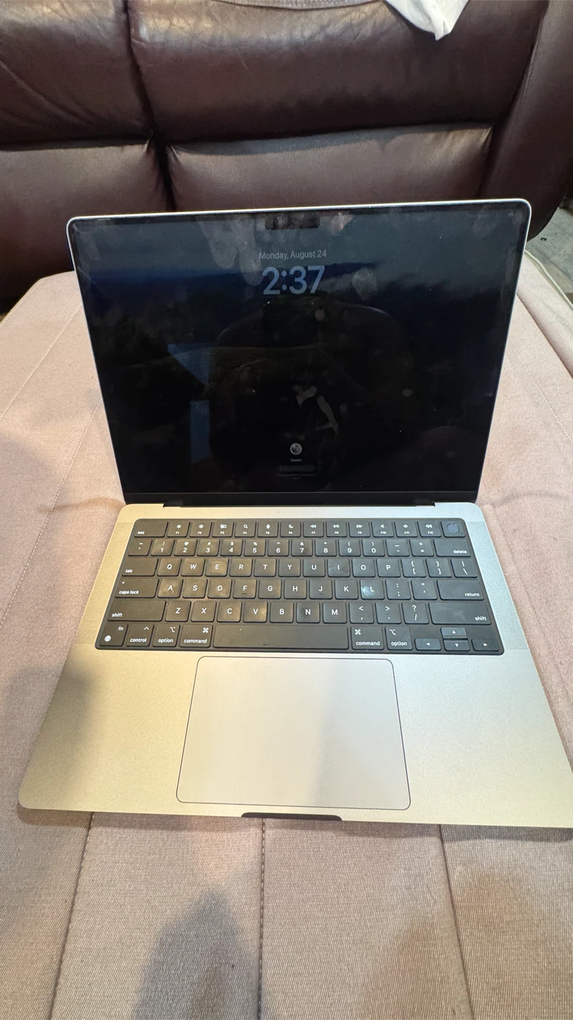 Acer Nitro 5 Gaming Laptop Black & MacBook pro 14” - photo 2