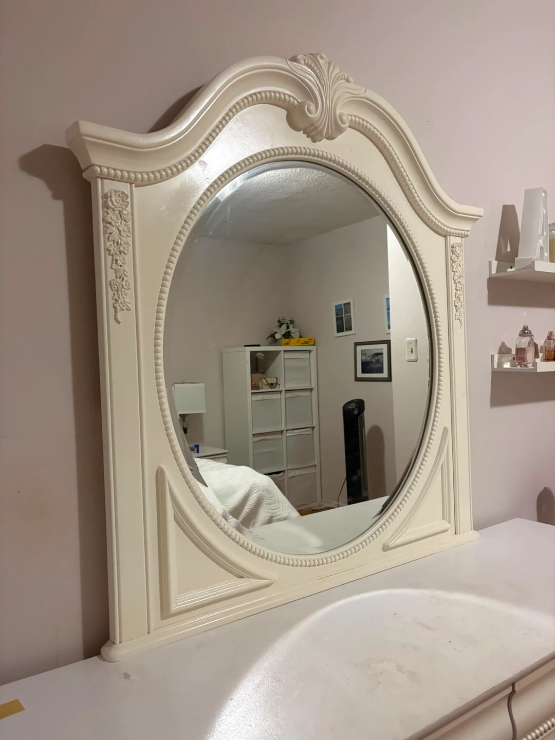 White ornate dresser with mirror and nightstand - photo 3