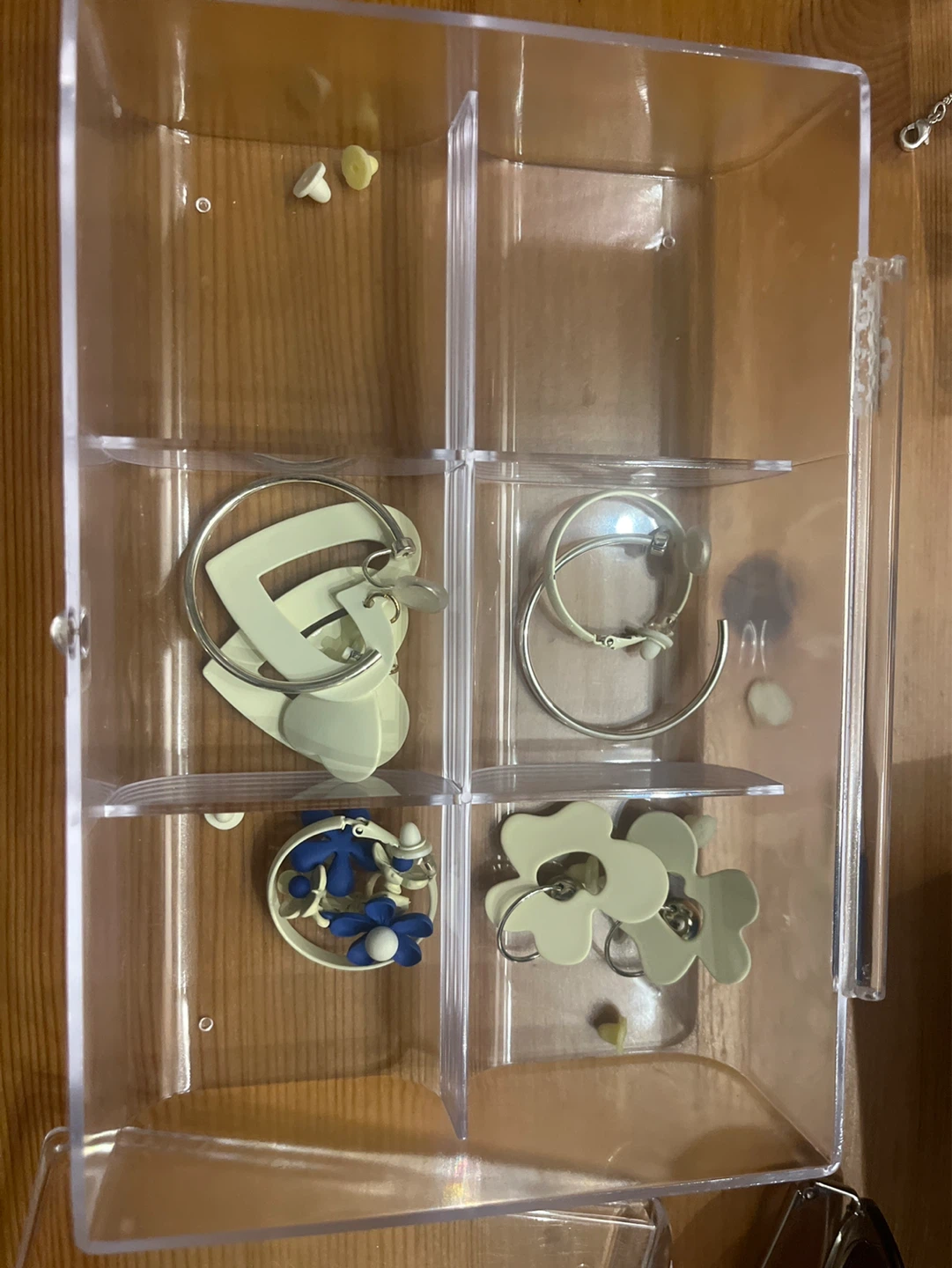 Assorted Earrings & Jewellery Display Case - photo 2