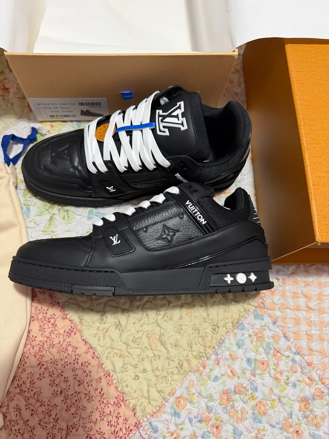 Louis Vuitton men’s sneakers Size 8 - photo 2