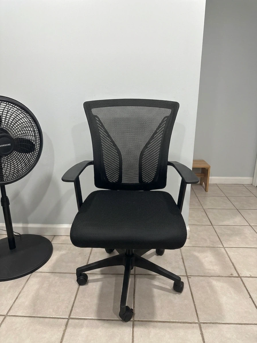 Black mesh office chair & Mirror - photo 2