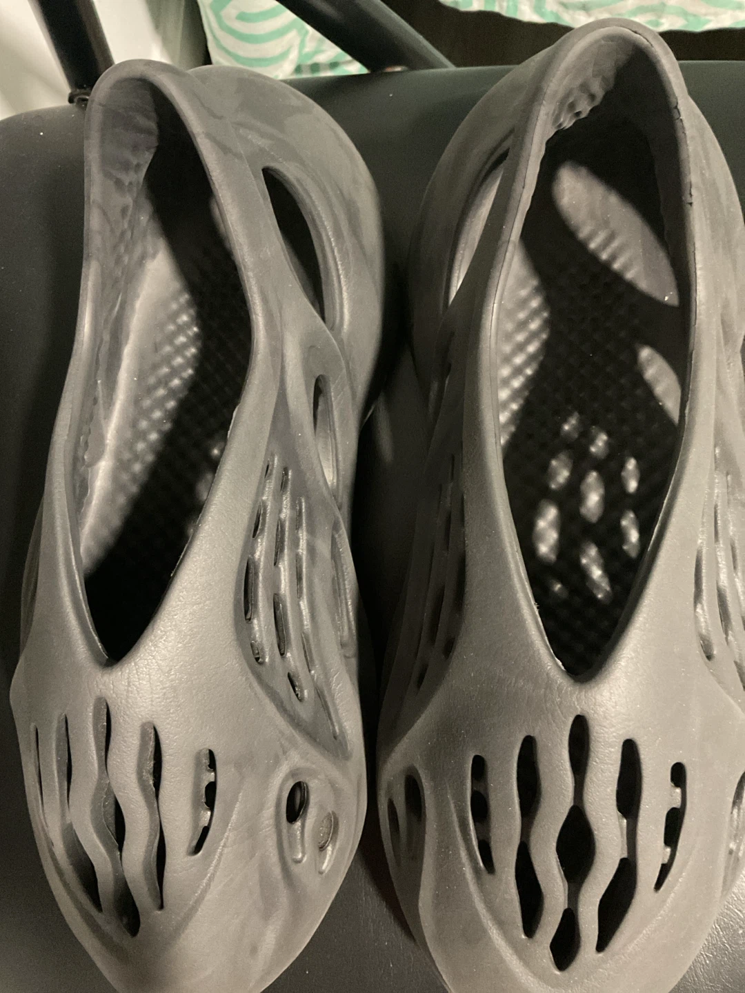 Adidas Yeezy foam runner onyx - photo 2