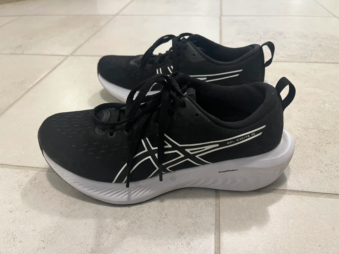 ASICS GEL-EXCITE 10 Running Shoes