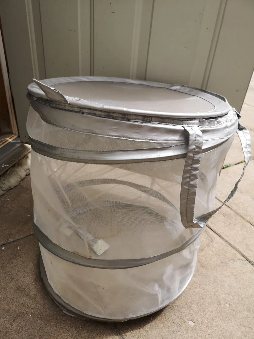 Silver pop-up mesh laundry hamper - photo 2