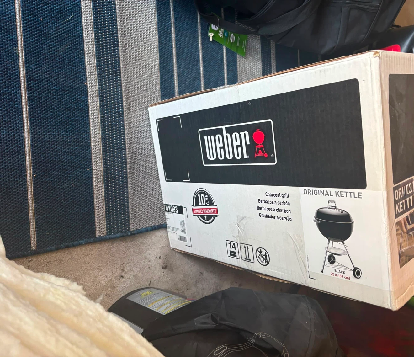 Weber Original Kettle 22 inch Charcoal Grill