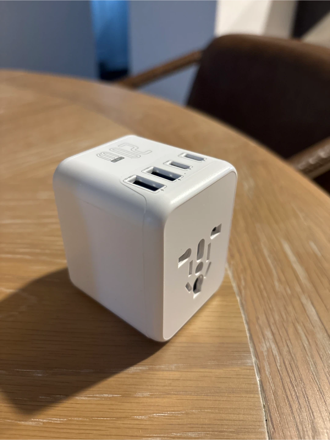 Universal travel adapter